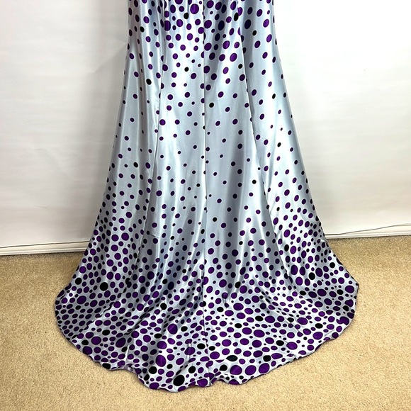 COPY - Beautiful gown but  no tag. Size 8 no flaws - Picture 11 of 11